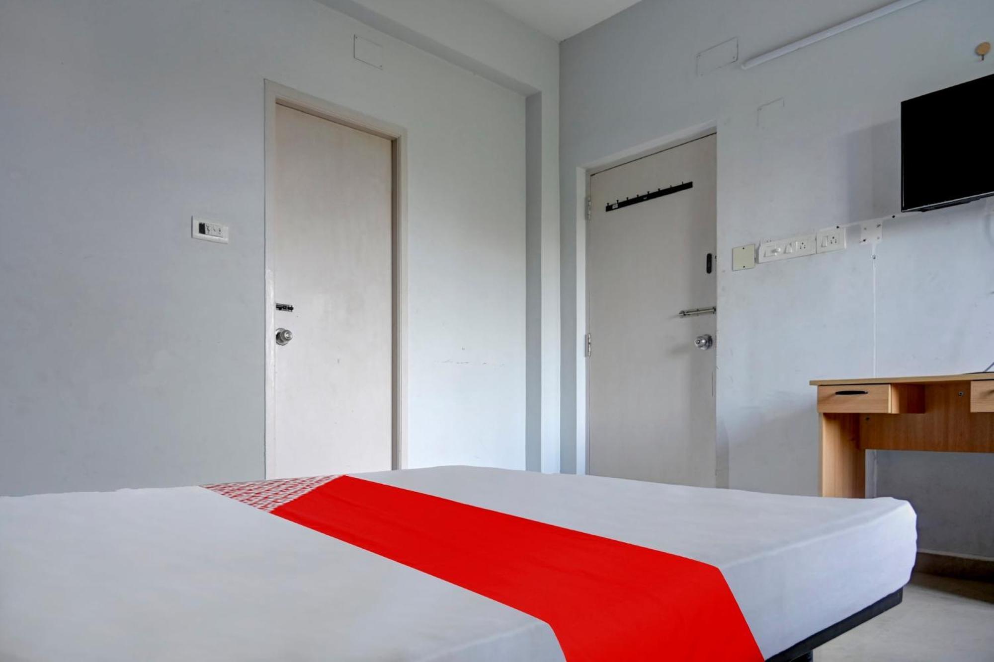 Live As Chn727 Hotel Gūduvāncheri Eksteriør billede